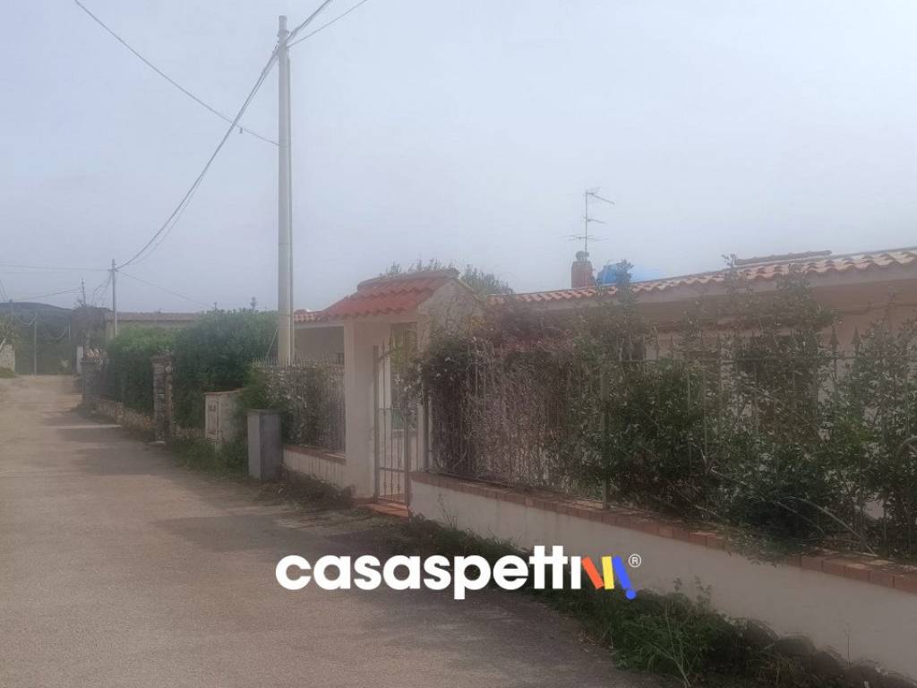 casa indipendente in vendita a Camerota in zona Lentiscosa