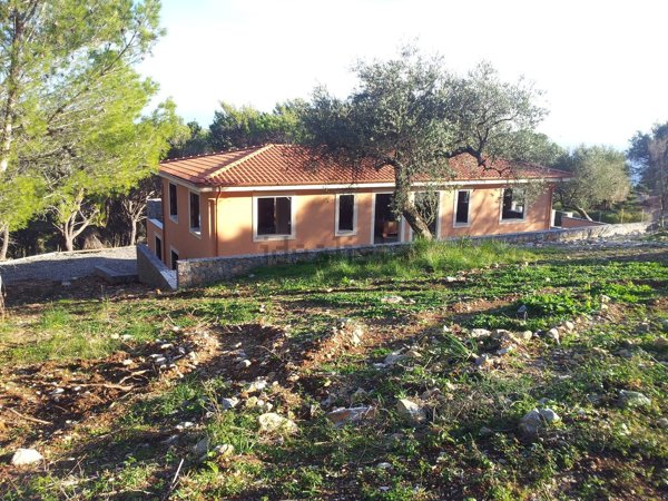 casa indipendente in vendita a Camerota