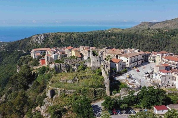 casa indipendente in vendita a Camerota