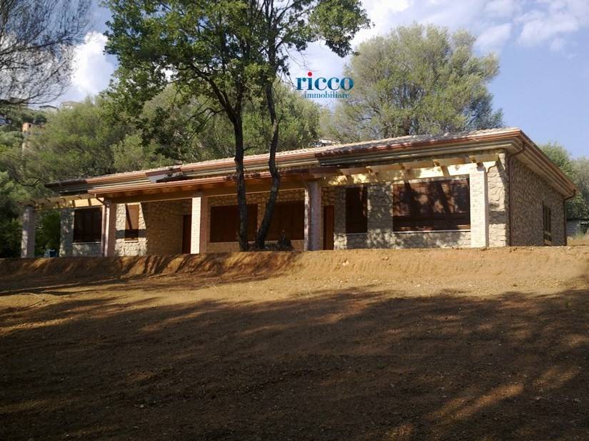 casa indipendente in vendita a Camerota in zona Marina di Camerota