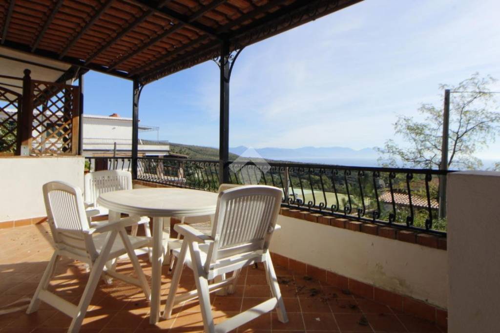 casa indipendente in vendita a Camerota in zona Marina di Camerota