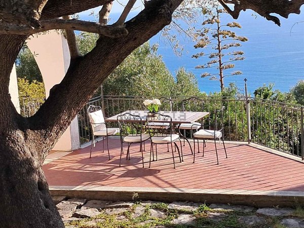 casa indipendente in vendita a Camerota in zona Marina di Camerota