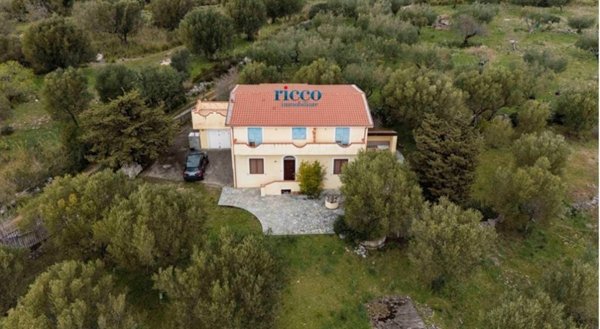 casa indipendente in vendita a Camerota in zona Marina di Camerota