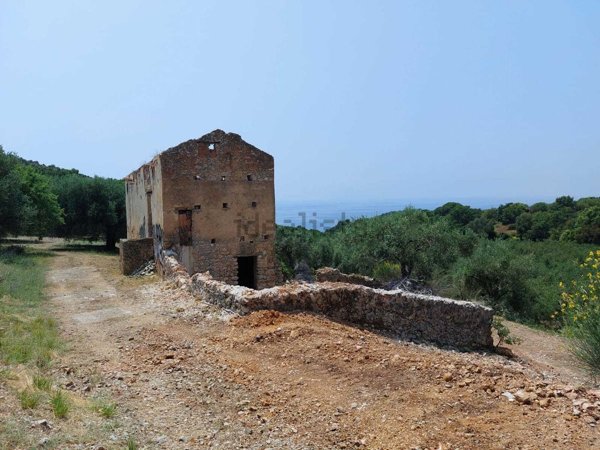 casa indipendente in vendita a Camerota in zona Marina di Camerota