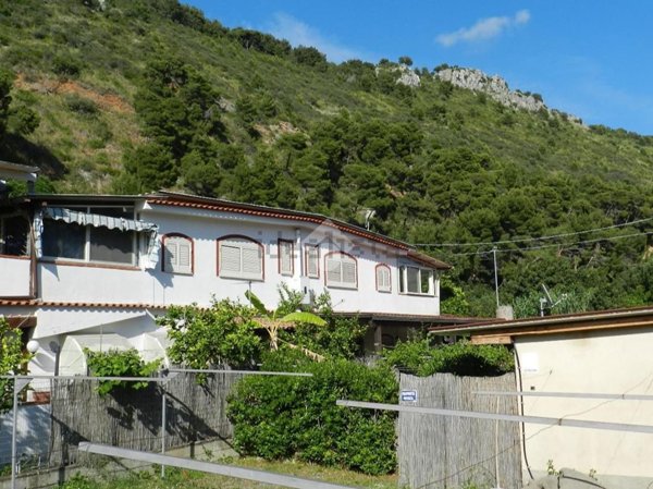 appartamento in vendita a Camerota in zona Marina di Camerota