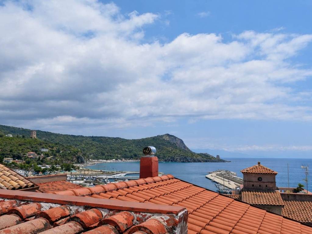 casa indipendente in vendita a Camerota in zona Marina di Camerota