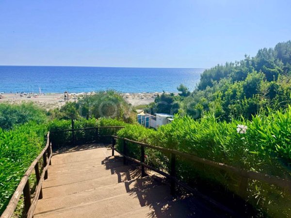casa indipendente in vendita a Camerota in zona Marina di Camerota