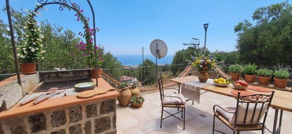 casa indipendente in vendita a Camerota in zona Marina di Camerota