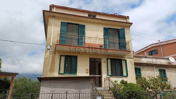 casa indipendente in vendita a Camerota