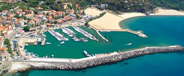 appartamento in vendita a Camerota in zona Marina di Camerota