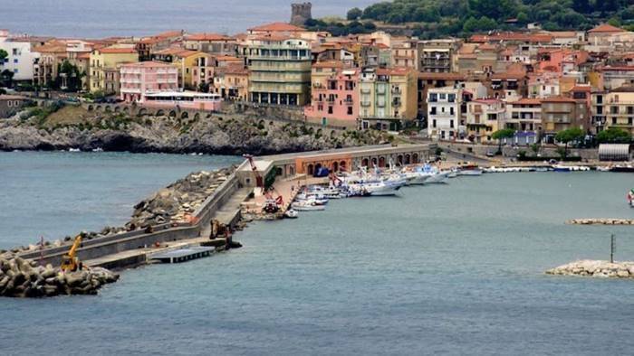appartamento in vendita a Camerota in zona Marina di Camerota