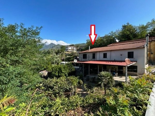 pentavano in vendita a Campagna