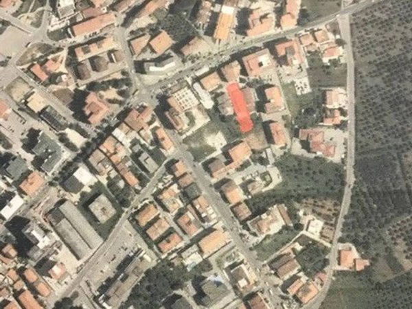 locale commerciale in vendita a Campagna
