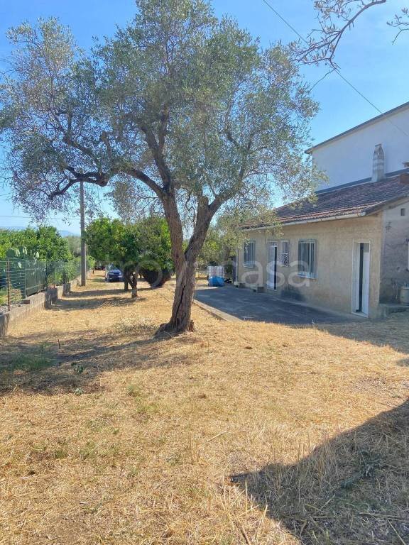 casa indipendente in vendita a Campagna