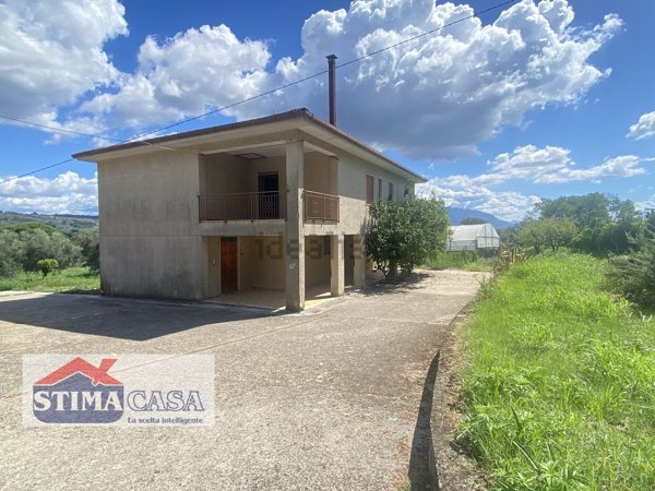 casa indipendente in vendita a Campagna