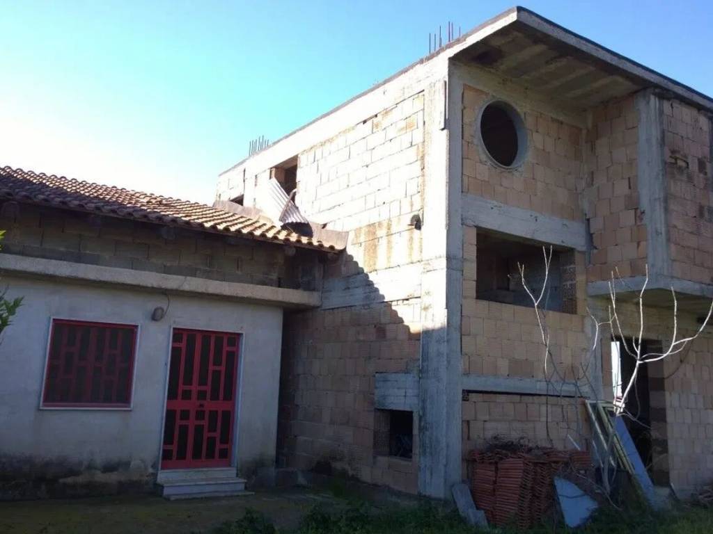 casa indipendente in vendita a Campagna