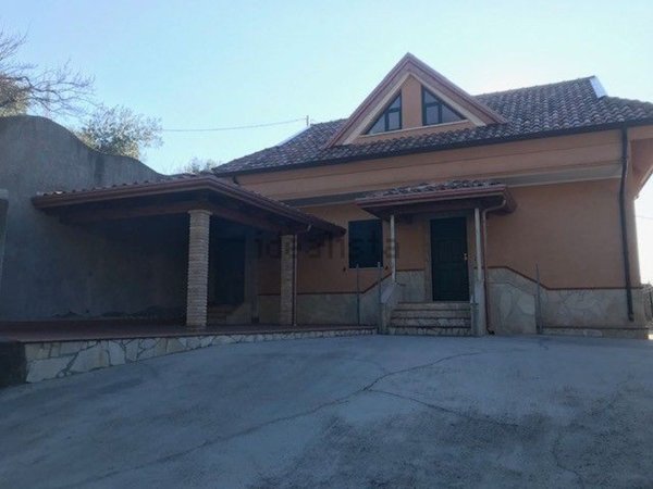 casa indipendente in vendita a Campagna