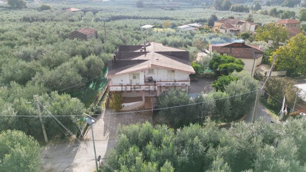 casa indipendente in vendita a Campagna