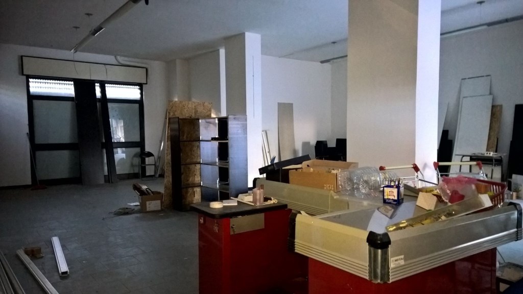 negozio in vendita a Campagna