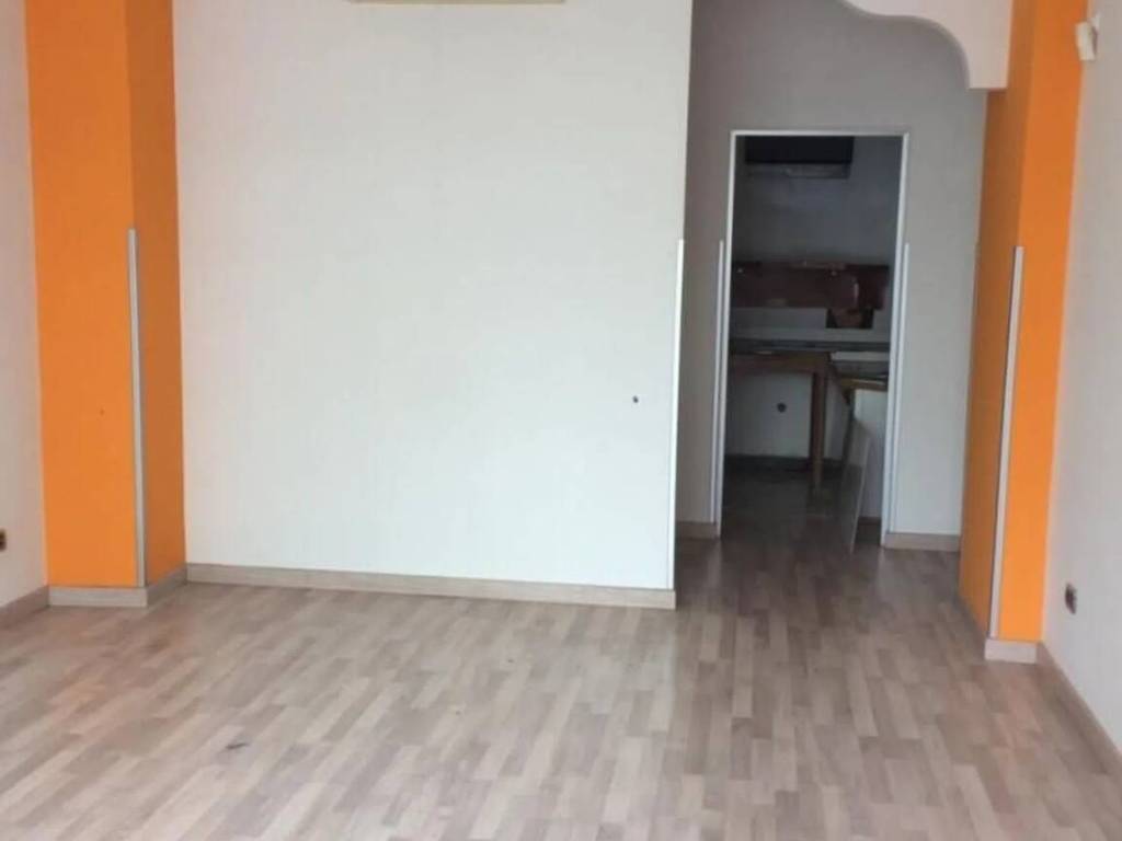 negozio in vendita a Campagna