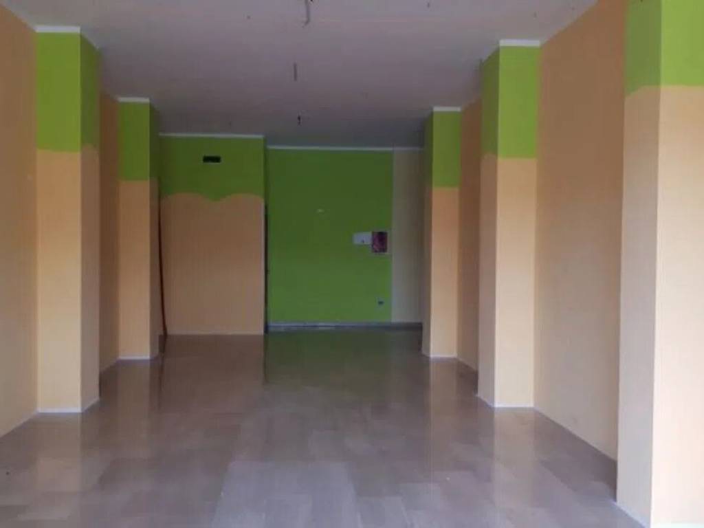 negozio in vendita a Campagna