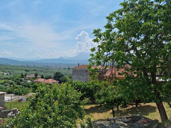 casa indipendente in vendita a Campagna