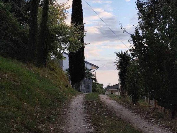 casa indipendente in vendita a Campagna
