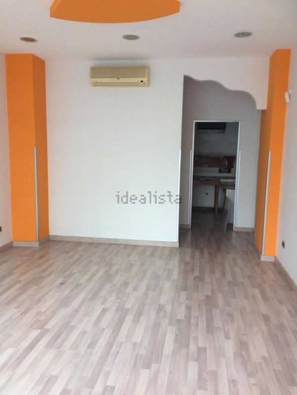 locale commerciale in vendita a Campagna