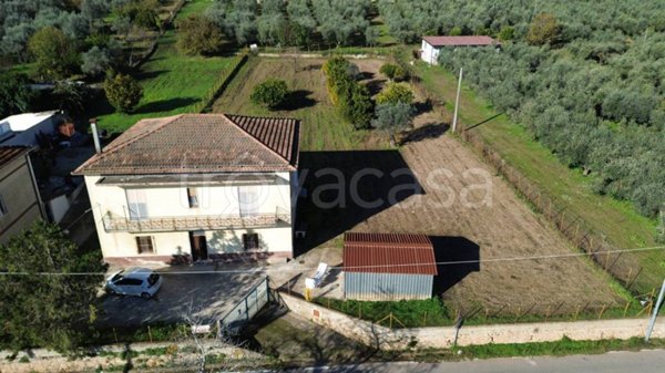 casa indipendente in vendita a Campagna