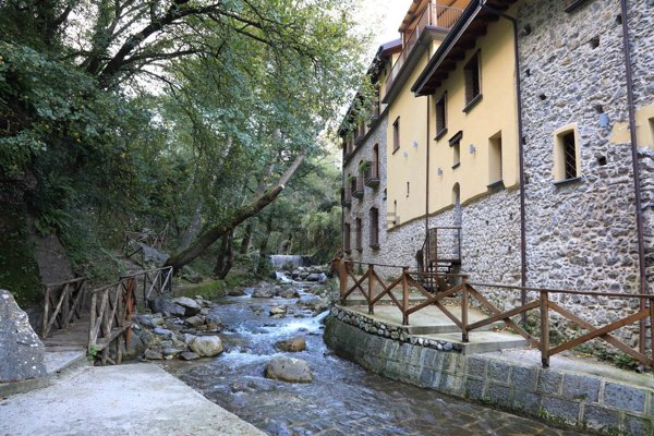 negozio in vendita a Campagna