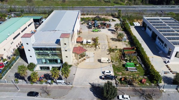 ufficio in vendita a Campagna