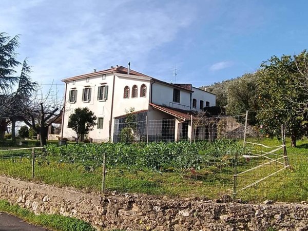 casa indipendente in vendita a Campagna