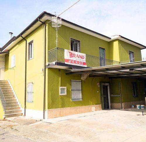 casa indipendente in vendita a Campagna