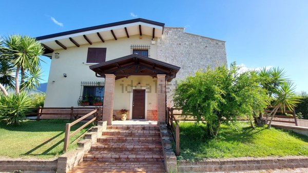 casa indipendente in vendita a Campagna