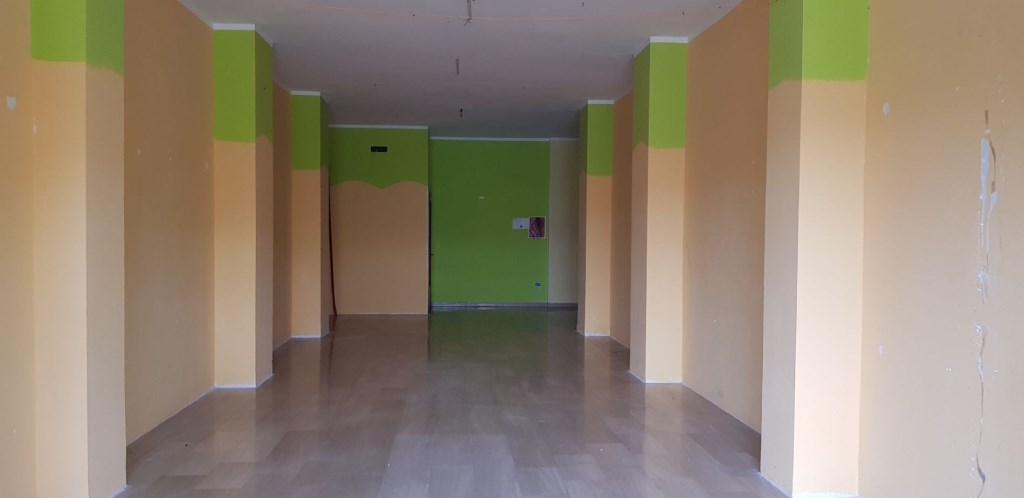 negozio in vendita a Campagna