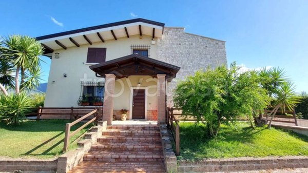 casa indipendente in vendita a Campagna