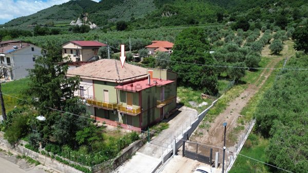 casa semindipendente in vendita a Campagna