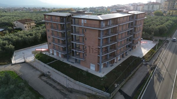 negozio in vendita a Campagna