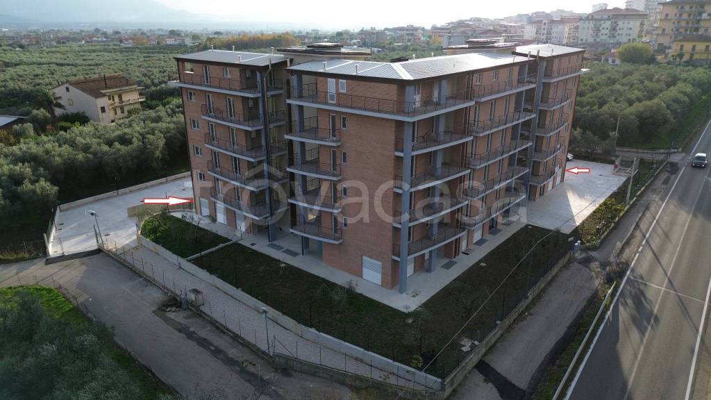 negozio in vendita a Campagna