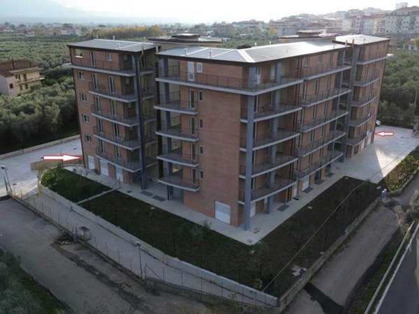 negozio in vendita a Campagna