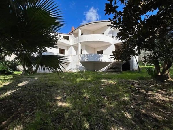 casa indipendente in vendita a Campagna