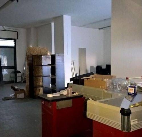 negozio in vendita a Campagna