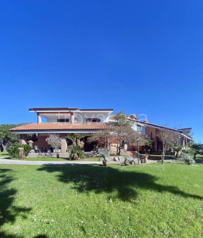 casa indipendente in vendita a Campagna