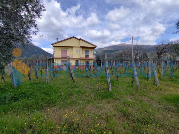 casa indipendente in vendita a Campagna