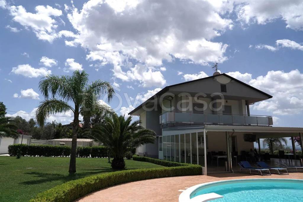 casa indipendente in vendita a Campagna