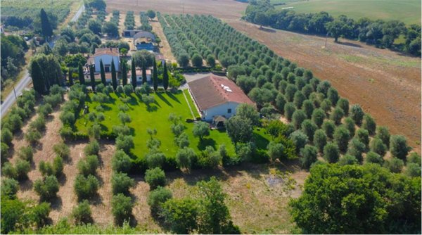 casale in vendita a Campagna