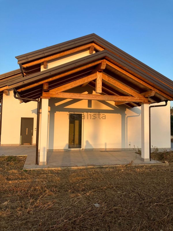 casa indipendente in vendita a Cervasca