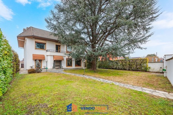 casa indipendente in vendita a Cervasca