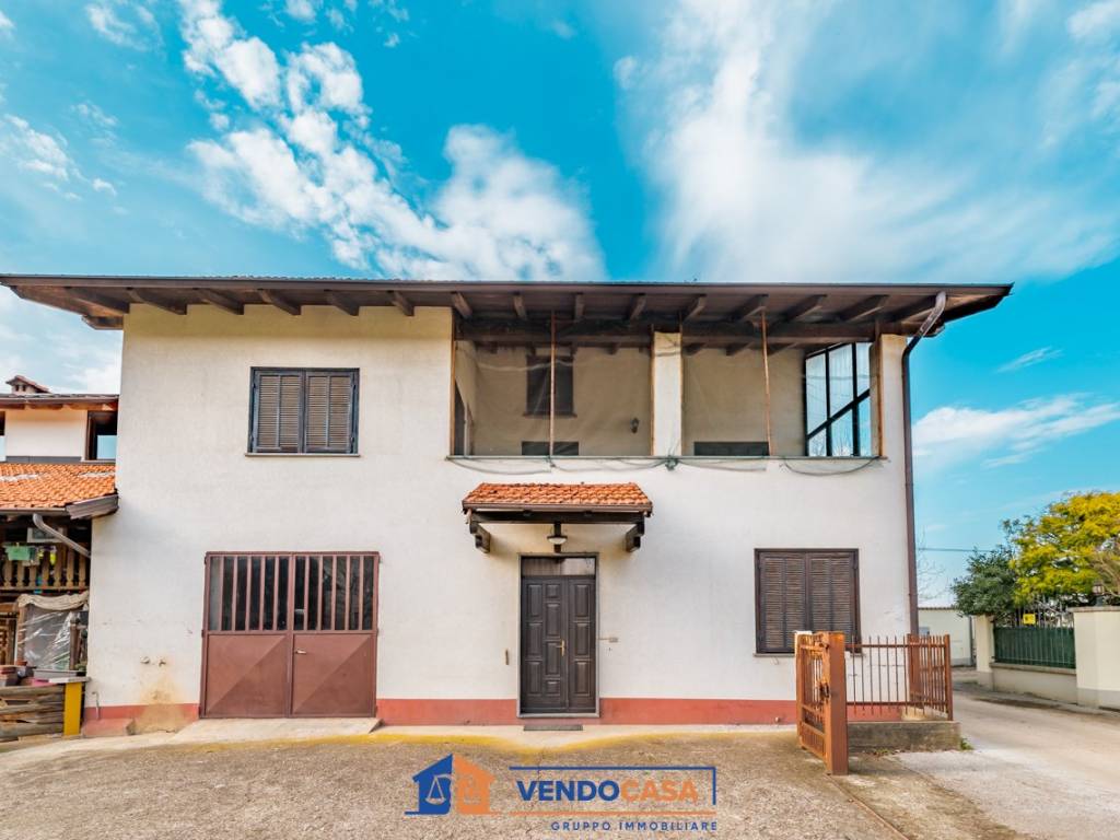 casa indipendente in vendita a Cervasca