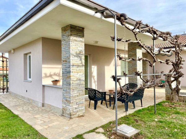 casa indipendente in vendita a Cervasca in zona San Bernardo